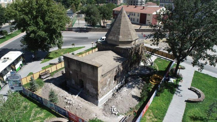 Dörtayak Türbesi aslına uygun restore edildi G1