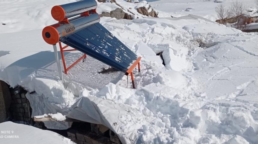 Kara dayanamayan &ccedil;atı &ccedil;&ouml;kt&uuml;