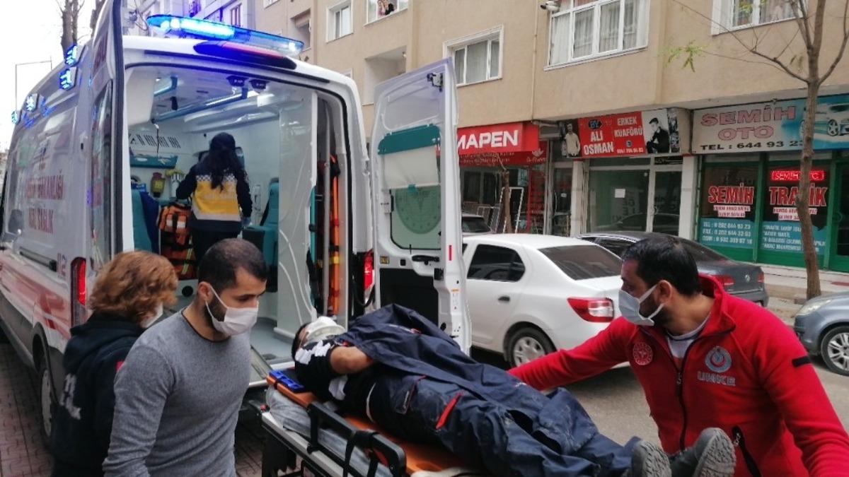 Ters y&ouml;ne giren motosiklet otomobile b&ouml;yle &ccedil;arptı