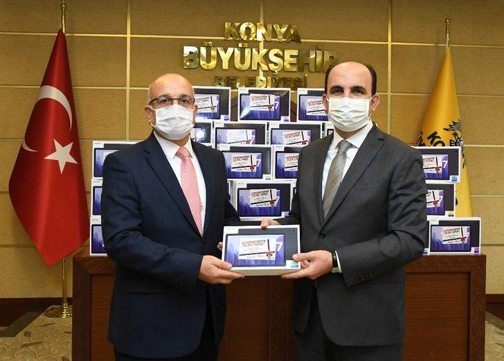 Konya Büyükşehir’den eğitime 10 bin tablet desteği G1