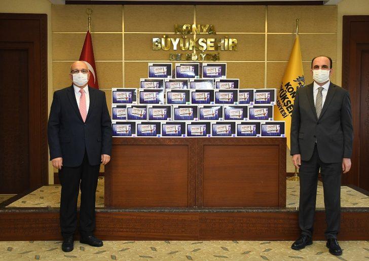 Konya Büyükşehir’den eğitime 10 bin tablet desteği G3