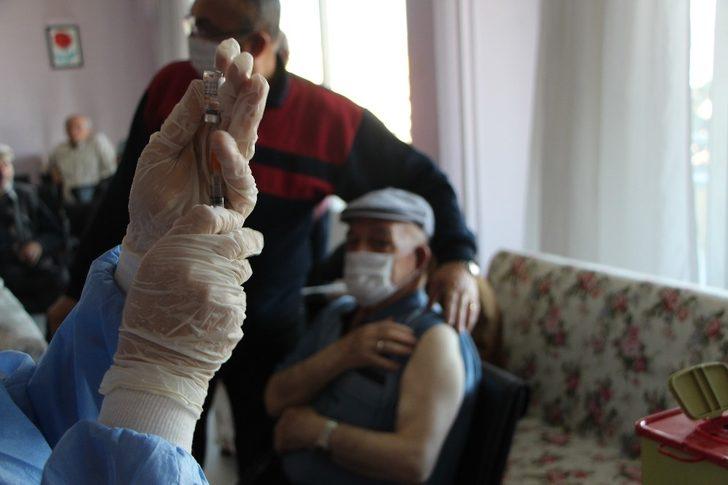 Burdur’da 5 bin 846 kişi CoronaVac aşısı oldu G5