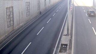 Akılalmaz olay! Halk otobüsünden fırlayan tekerlek dehşet saçtı