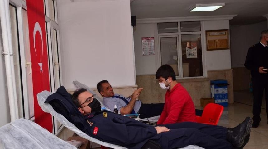 Jandarmadan kan bağışı desteği