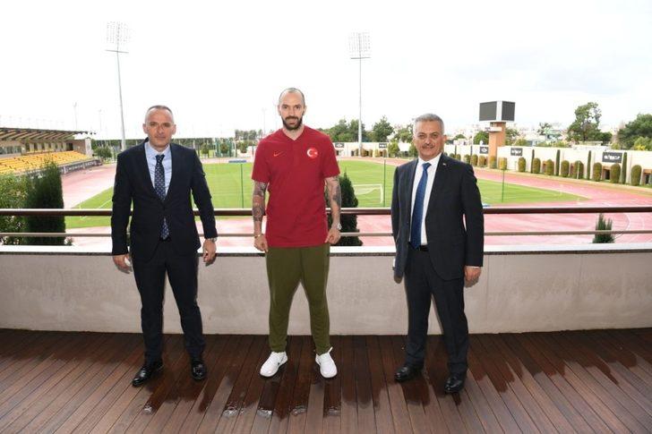 Vali Yazıcı Antalya’da kamp yapan Ampute Futbol ve Okçuluk Milli Takımı ile buluştu G2