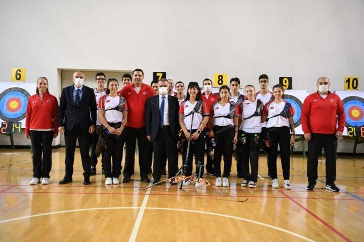 Vali Yazıcı Antalya’da kamp yapan Ampute Futbol ve Okçuluk Milli Takımı ile buluştu G3