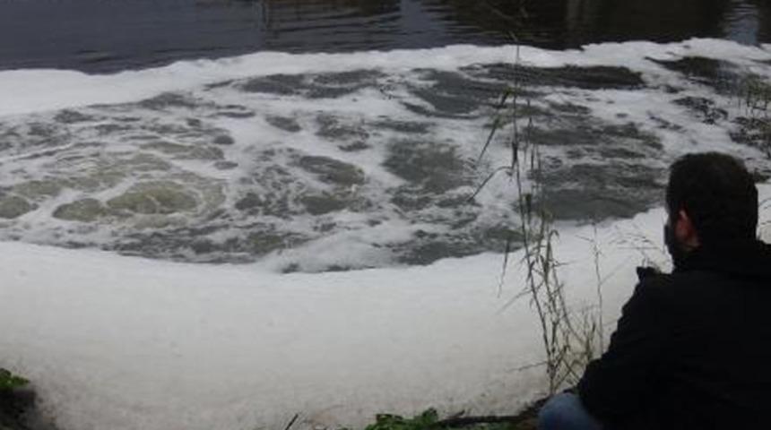 Büyük Menderes Nehri'nde korkutan görüntü! 4'üncü dereceye ulaştı