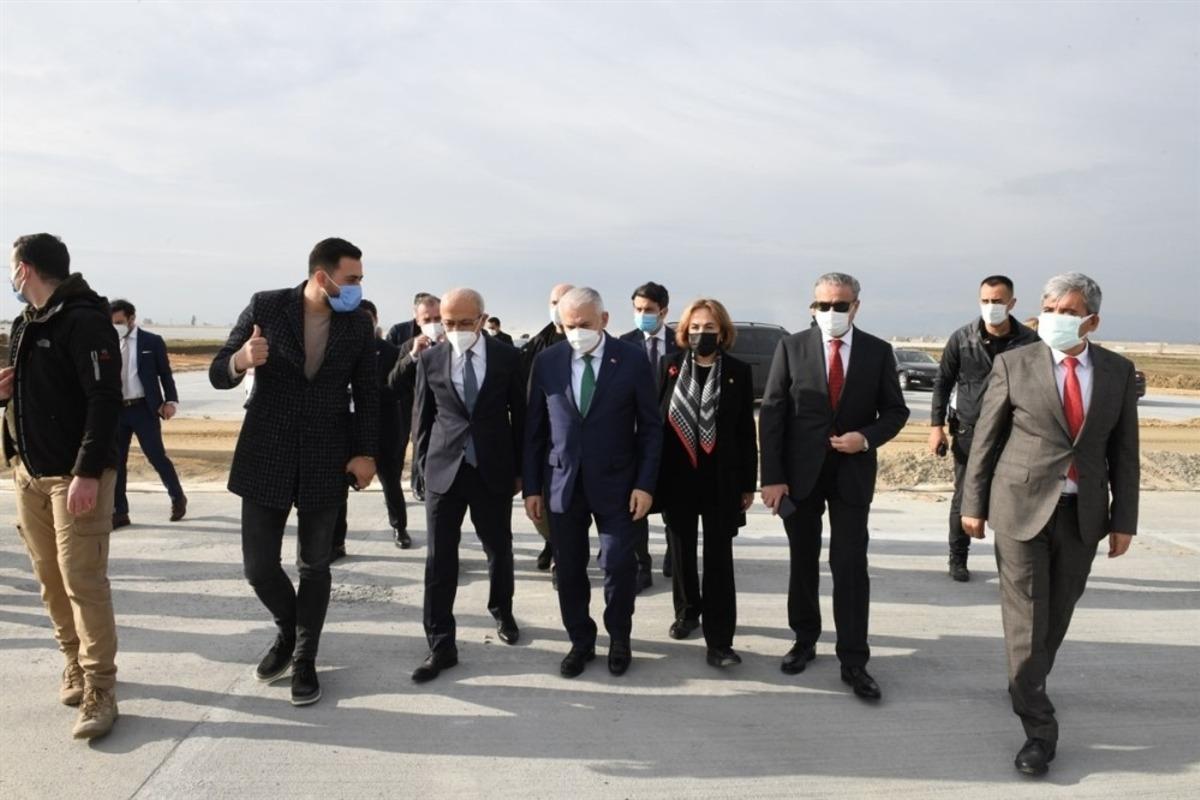Bakan Elvan, &Ccedil;ukurova B&ouml;lgesel Havalimanında incelemelerde bulundu