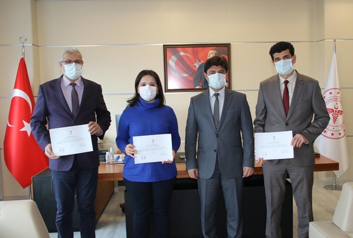 Sinop Plazma Bağış&ccedil;ı &Ccedil;ağrı ve Koordinasyon Merkezi ekibine teşekk&uuml;r belgesi