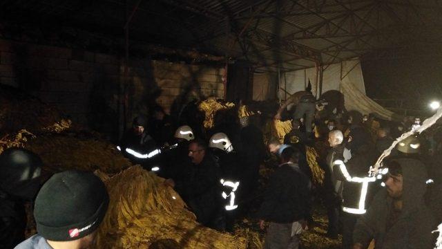 Adıyaman’da tütün ambarı yandı