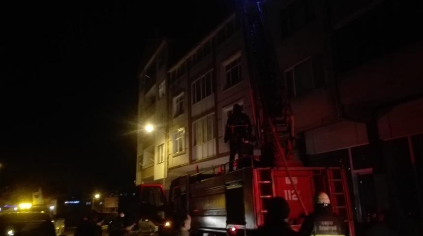 Halk Eğitim Merkezi&rsquo;nde yangın paniği
