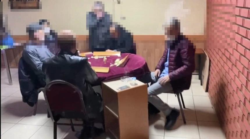 Kumar sevdası korona vir&uuml;s dinlemeyen 6 şahsa ceza kesildi