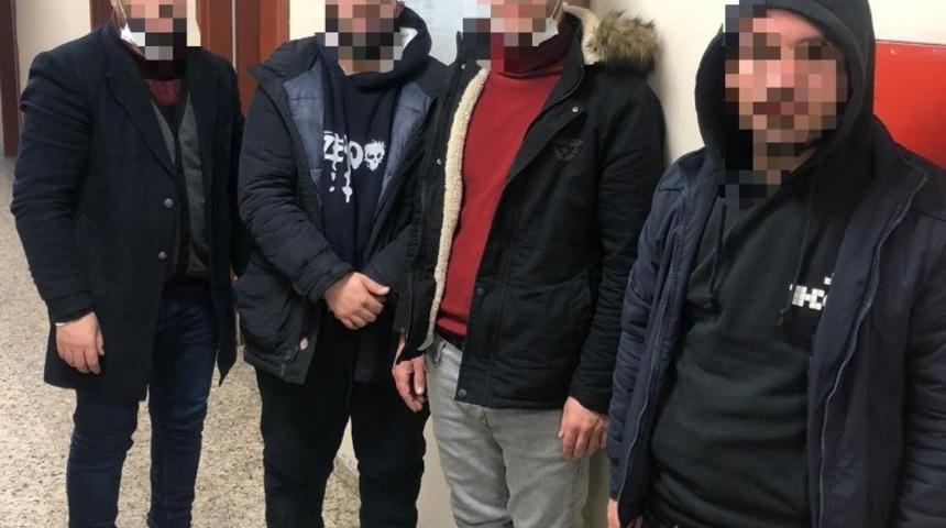 İtalya&rsquo;ya ka&ccedil;mak isteyen 4 kişi limandaki konteynerde yakalandı