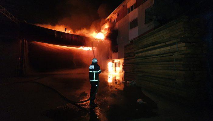 Adana'da mobilya atölyesinde korkutan yangın - Son Dakika Haberler