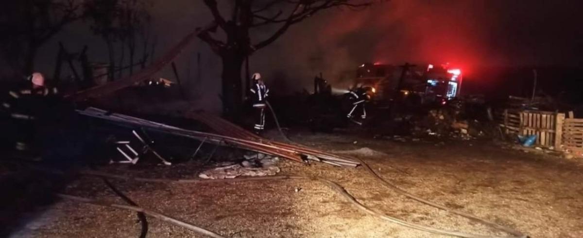 Boş besihanede &ccedil;ıkan yangın korkuttu