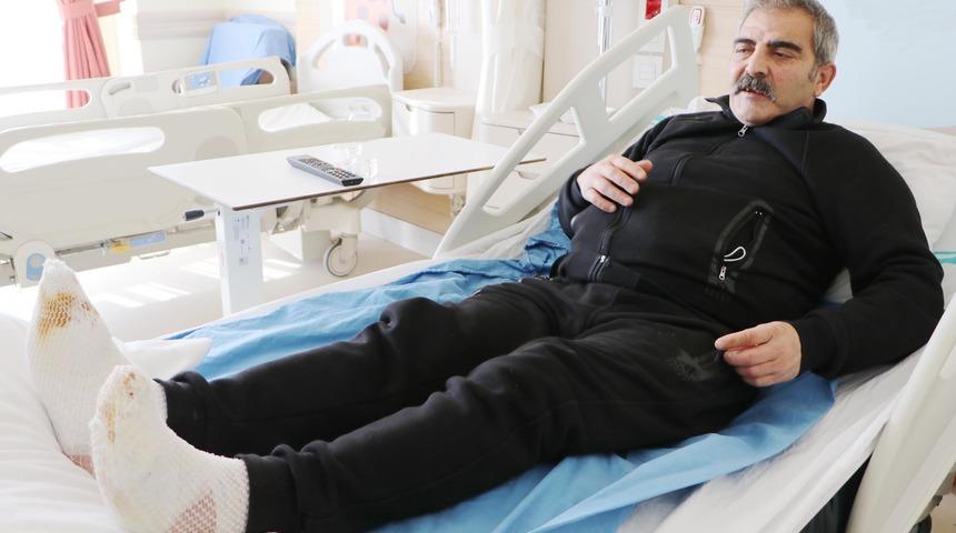 Erzurumlu kamyon şoförünün araçtayken ayakları dondu