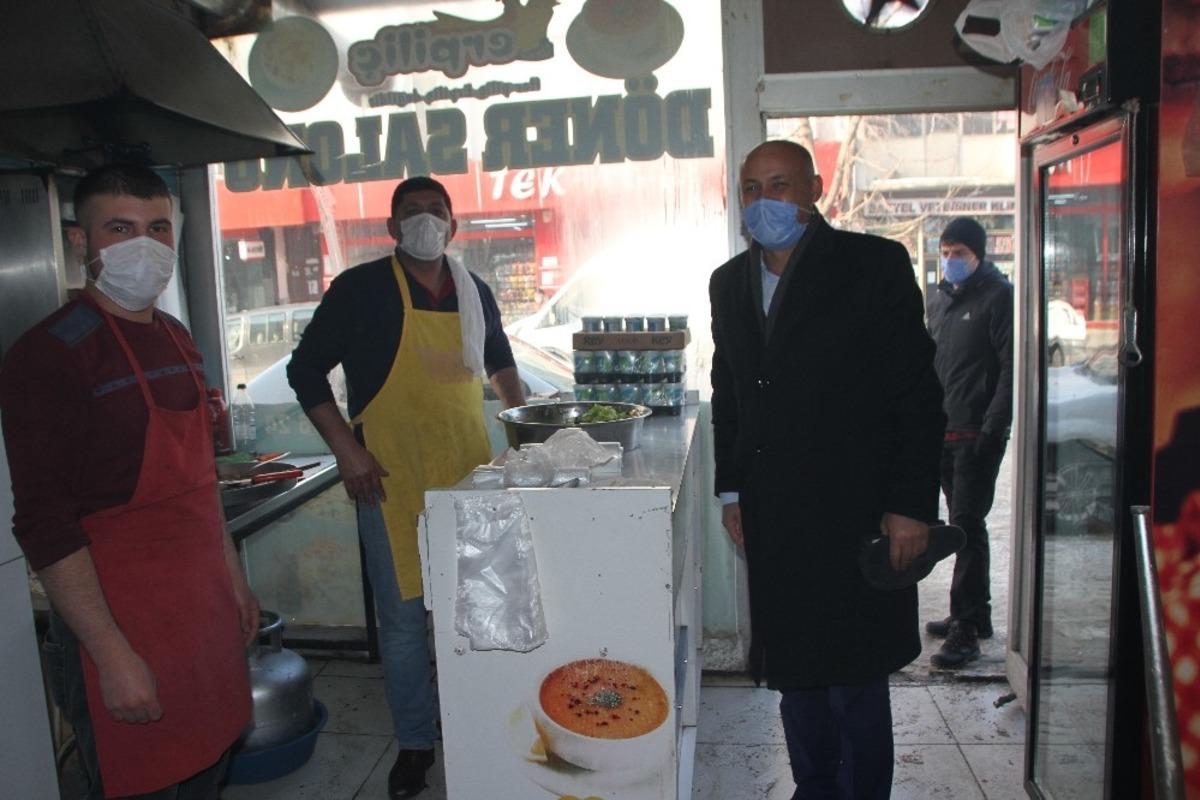 Malazgirt&rsquo;te maske denetimleri s&uuml;r&uuml;yor