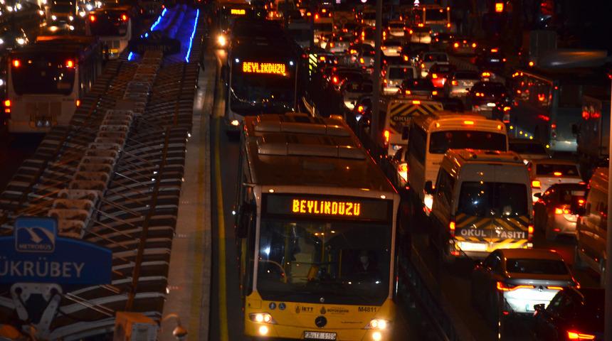 Metrobüste yeni dönem! Kodlar tarih oldu