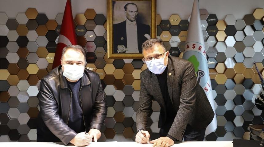 Alaşehir&rsquo;de belediye iş&ccedil;ilerini sevindiren imza