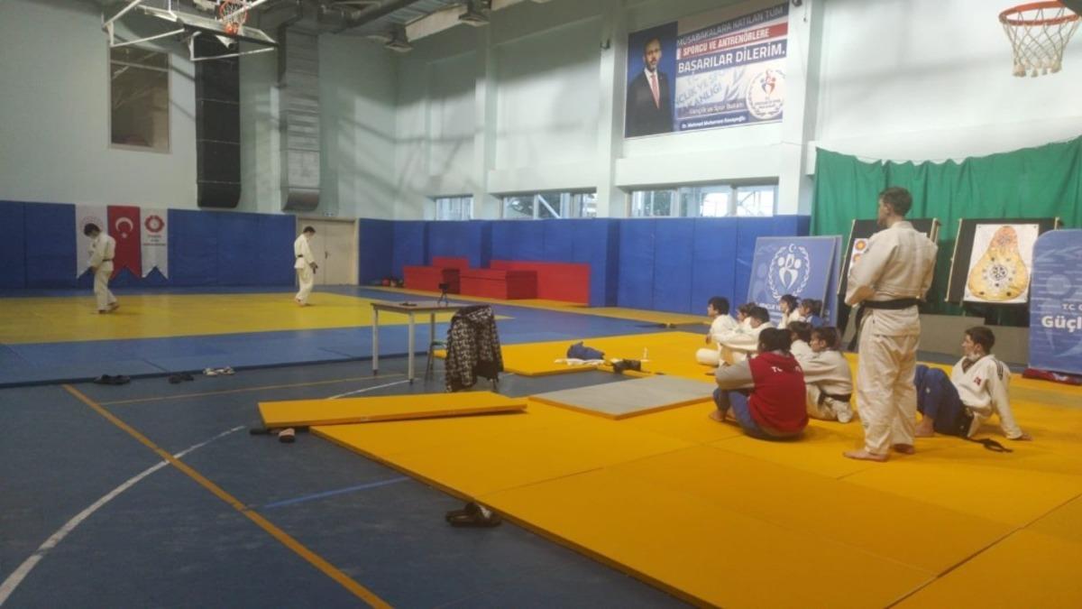 İl Spor Merkezleri sporcular i&ccedil;in a&ccedil;ılmaya devam ediyor