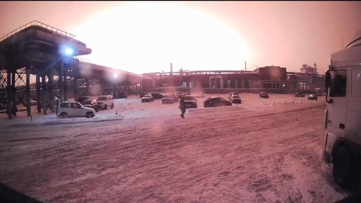 Rusya&rsquo;da petrol rafinerisinde patlama: 2 &ouml;l&uuml;