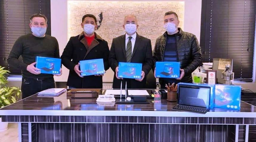 Tavşanlı Ticaret ve Sanayi Odası&rsquo;ndan &ouml;ğrencilere tablet desteği
