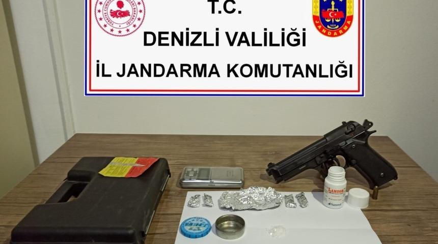 PA&Uuml;&rsquo;de g&ouml;rev yapan hizmetli uyuşturucu taciri &ccedil;ıktı