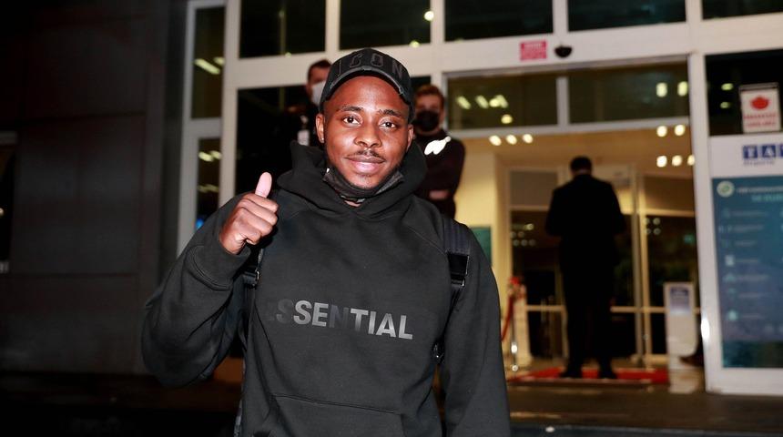 Fenerbahçe'nin yeni transferi Bright Osayi-Samuel, İstanbul'a geldi