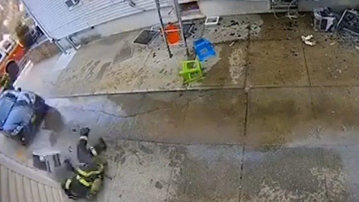 ABD’de yangına müdahale etmeye giden itfaiye erinin başına klima düştü G2