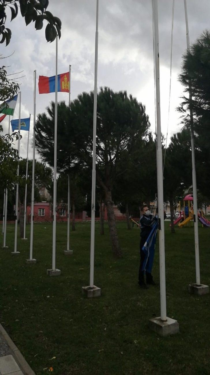 Manisa Büyükşehir Belediyesinden bayrak hassasiyeti G5