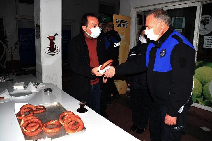 Kuşadası’nda zabıtaya mesai öncesi moral kahvaltısı G4