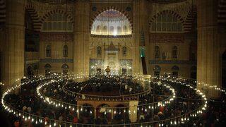 MİRAÇ KANDİLİ ORUCU kaç gün, hangi gün tutulur? Cuma günü tek gün oruç tutulur mu? İşte Miraç Kandili orucu fazileti