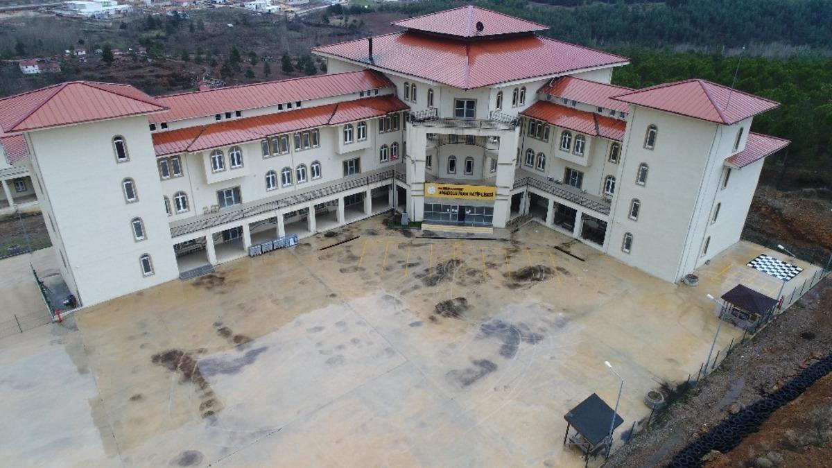 Sarı Hoca&rsquo;nın ismi İmam Hatip Lisesi ile yaşayacak