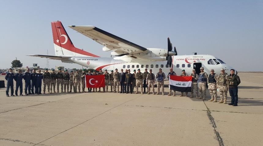 MSB: "Asker&icirc; Danışmanlarımız, NATO Irak Misyonu (NM-I) kapsamında dost ve kardeş Irak Ordusuna destek vermek &uuml;zere Bağdat&rsquo;a gitti. Biri Tuğgeneral olmak &uuml;zere toplam 25 personelimiz NATO Irak Misyonu&rsquo;nda g&ouml;rev yapacak."