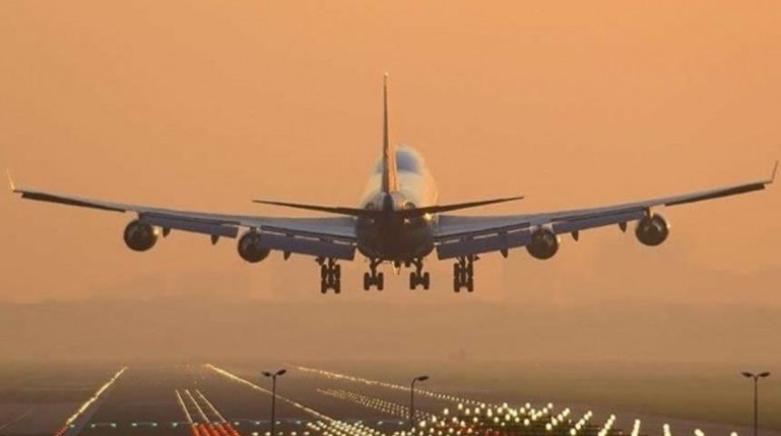 Kasırga hayatı fel&ccedil; etti! T&uuml;m u&ccedil;uşlar pazara kadar iptal, OHAL ilan edildi