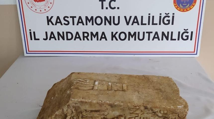 Alıcı kılığına giren jandarmadan, tarihi eser operasyonu