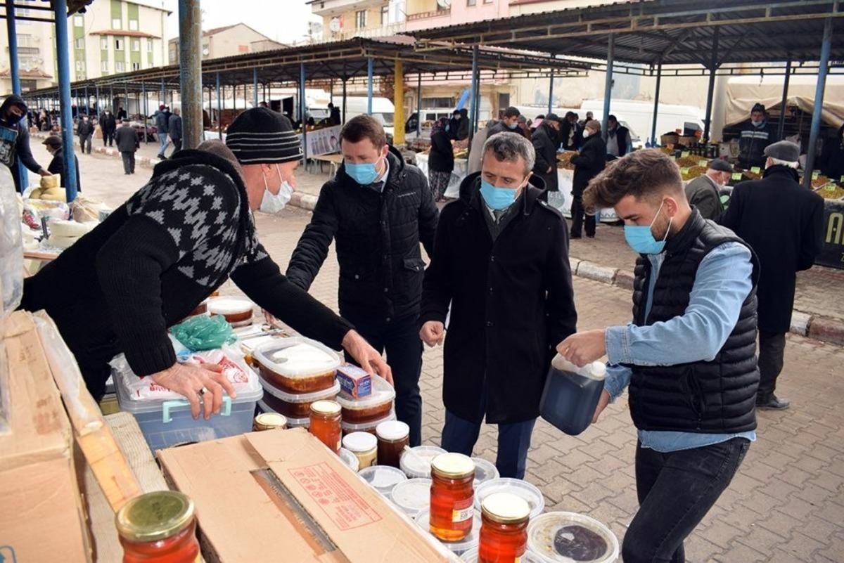 İscehisar&rsquo;da belediye ekipleri pazarda hijyen denetimi yaptı