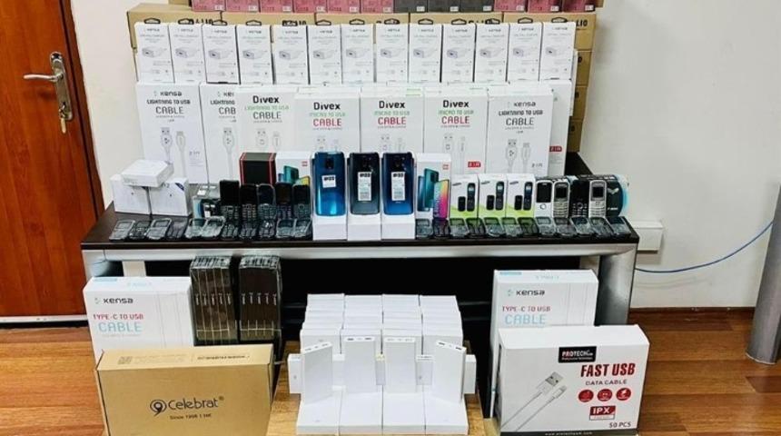 Balıkesir&rsquo;de polisten ka&ccedil;ak eşya operasyonu