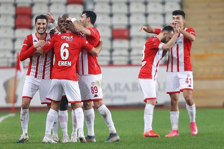 Süper Lig ekibi Antalyaspor'a transfer yasağı getirildi