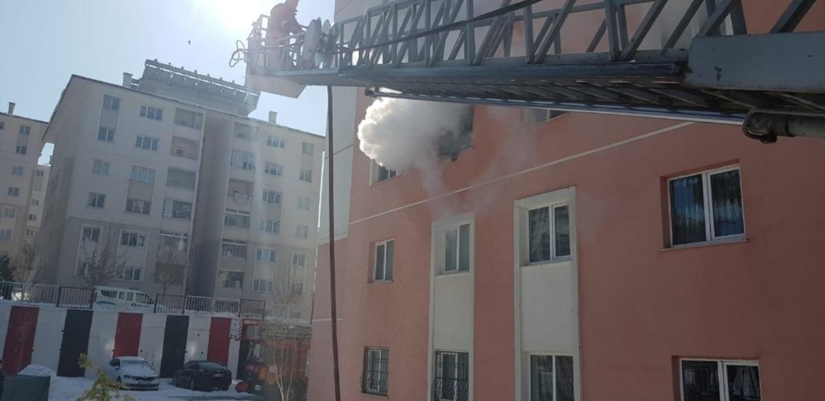 Edremit&rsquo;te korkutan yangın