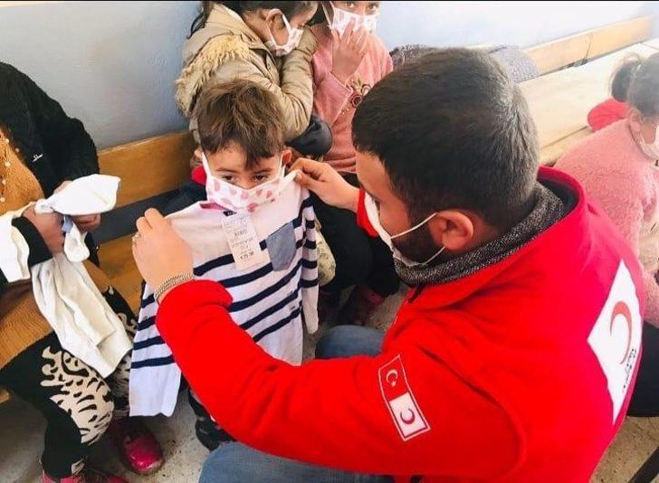 Gürpınar’da çocuklara kıyafet yardımı G3