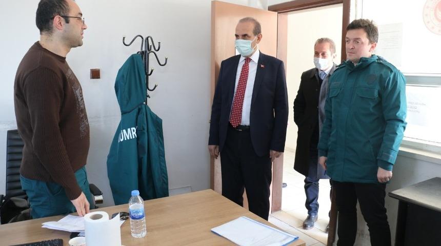 Yal&ccedil;ınkaya&rsquo;dan g&uuml;mr&uuml;k personellerine ziyaret