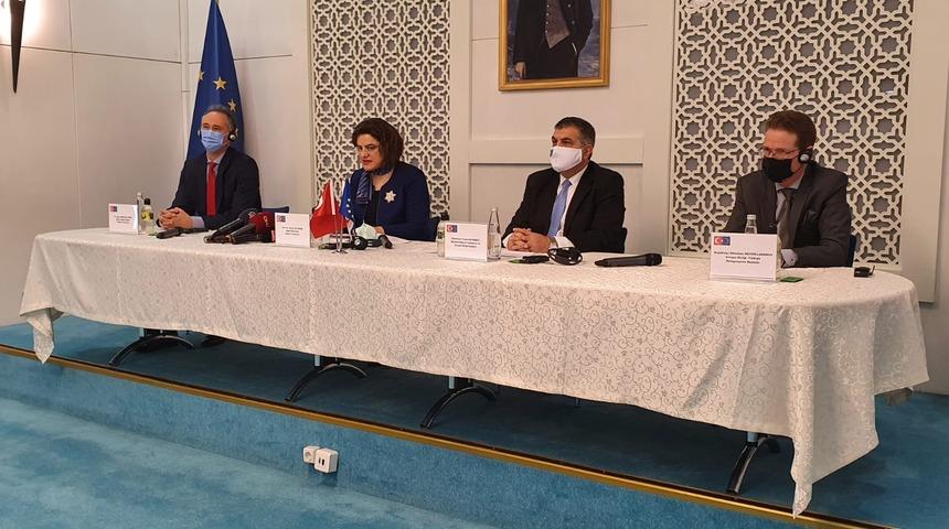 Koronavir&uuml;ste mutasyonu zamanında tespit edecek proje hayata ge&ccedil;ti