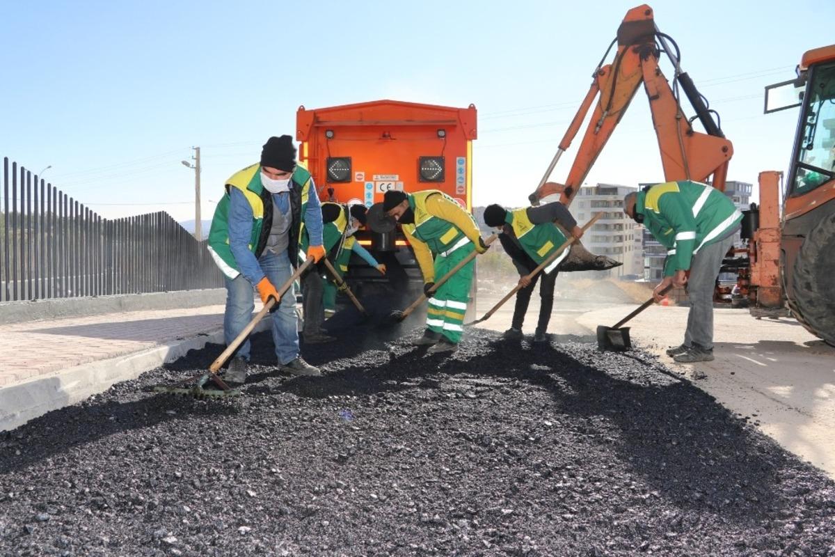 Karak&ouml;pr&uuml;&rsquo;de yol seferberliği hız kesmiyor