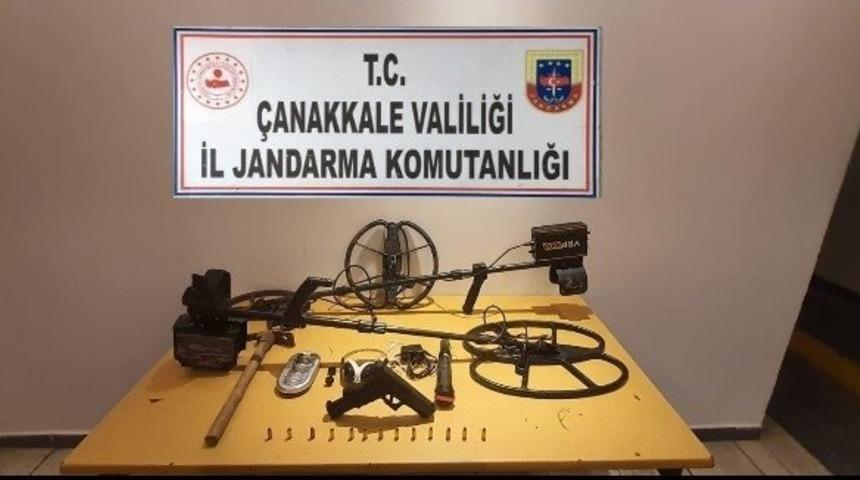 &Ccedil;anakkale&rsquo;de 4 define ş&uuml;phelisi yakalandı