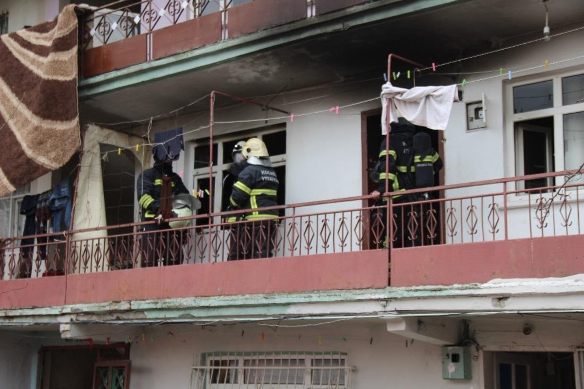 Evde kimse yokken &ccedil;ıkan yangın, paniğe sebep oldu