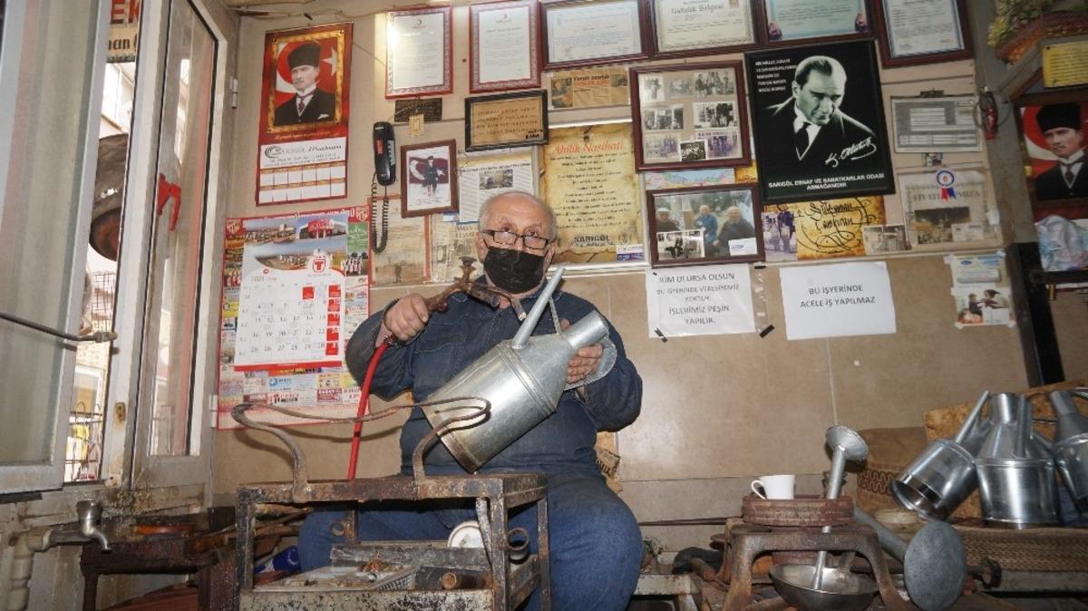 Tenekecinin 55 yıllık meslek aşkı