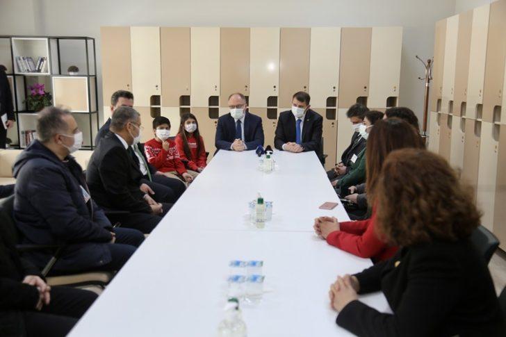 Sivas’ta öğretmen odaları yenileniyor G4