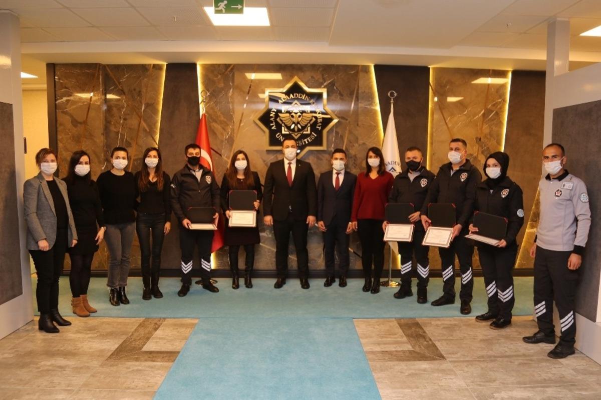 ALK&Uuml;&rsquo;de ilk kursiyerler sertifikalarını aldı