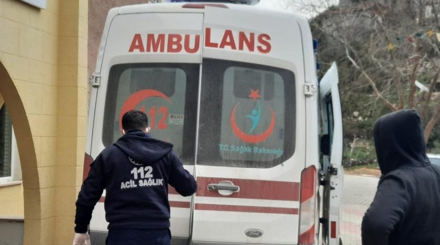 &Uuml;zerine al&ccedil;ıpan d&uuml;şen iş&ccedil;i yaralandı